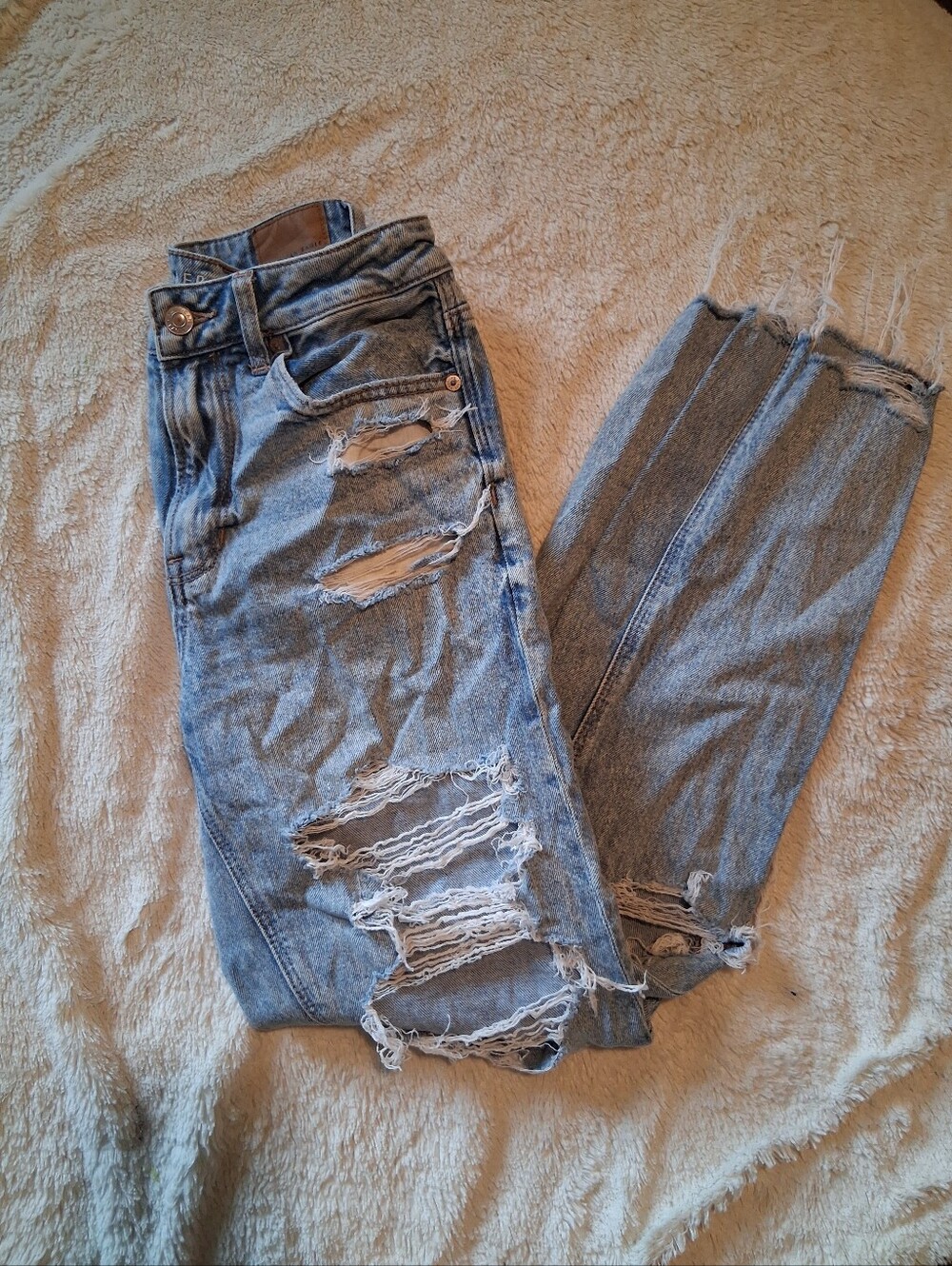 American Eagle Distressed Jeans